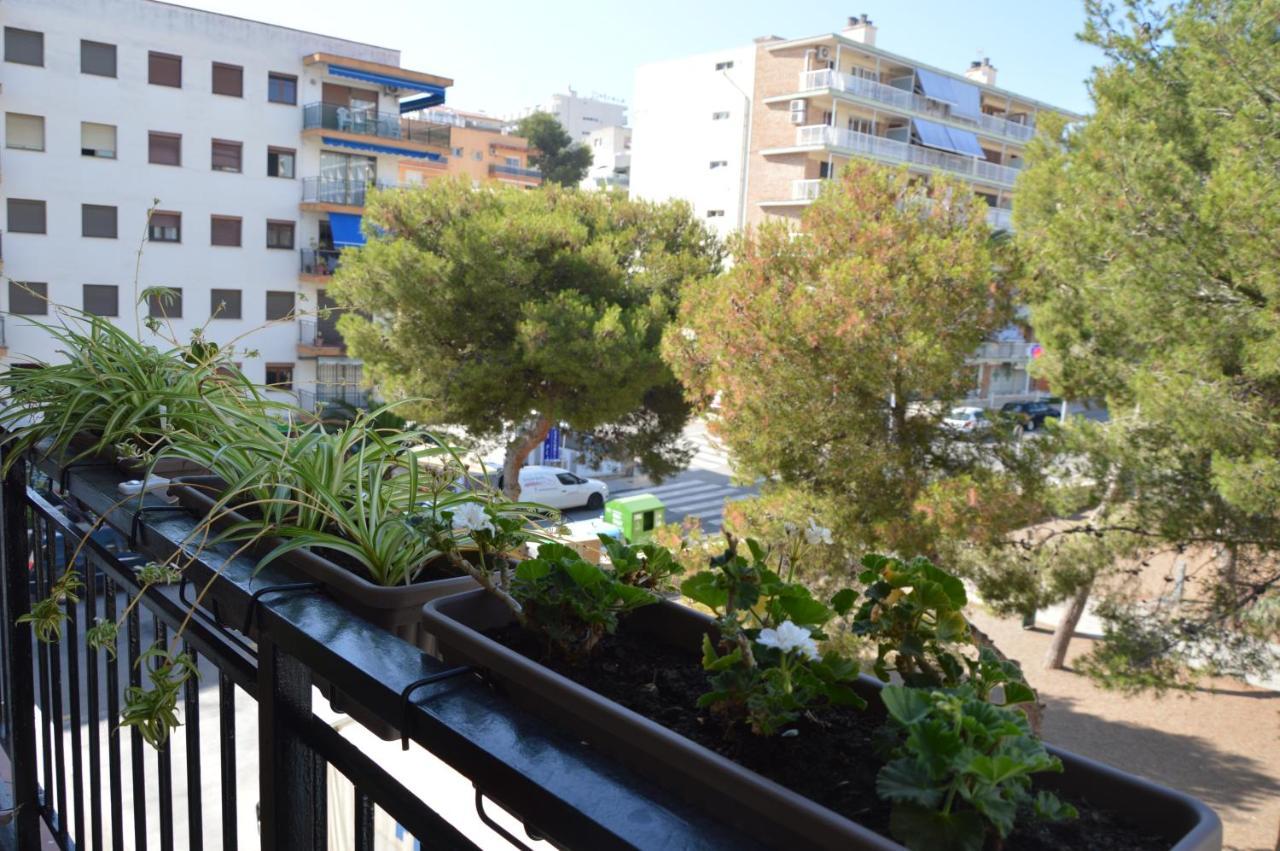 Habitaciones Compartidas En Un Apartamento Салоу Екстериор снимка